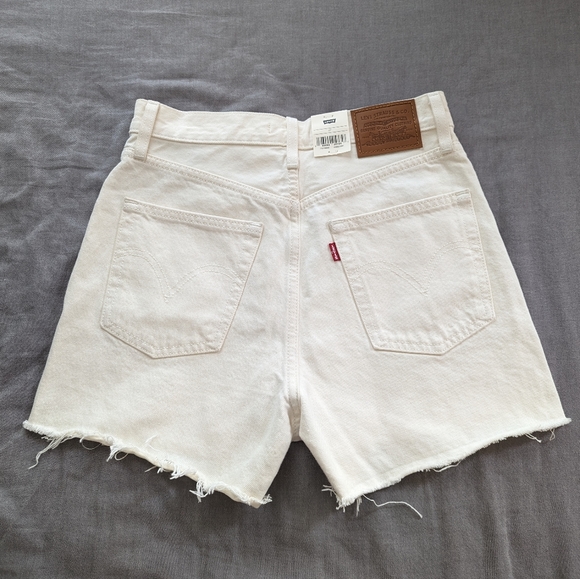 Levi's Ribcage Jean Shorts Hello It's Me Off White - Picture 2 of 13